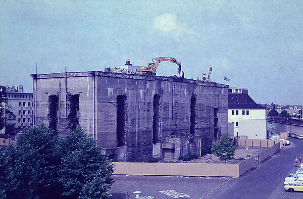 Abbruch des Bunkers, ca. 1978. Foto: Stadtmuseum Oldenburg.