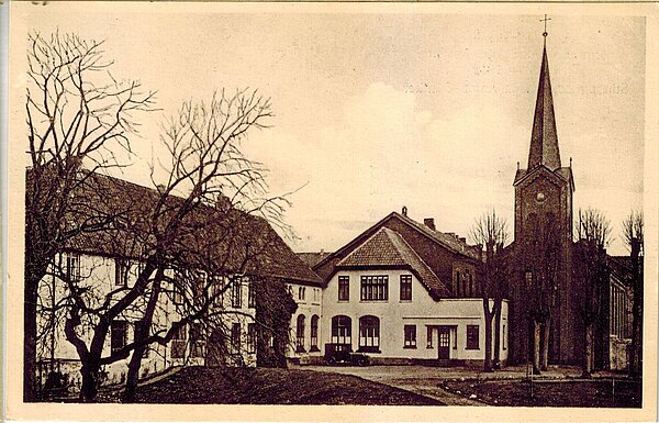 Ansichtskarte Klosterkirche Blankenburg und umliegende Gebäude, 1920er Jahre, Bild: Stadtmuseum Oldenburg