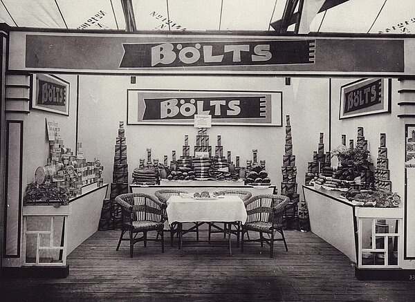 Produktpräsentation der Bölts AG auf einer Messe, um 1926. Bild: Stadtmuseum Oldenburg.