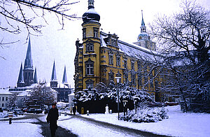 Blick vom Schloss Richtung Schlossplatz/Lambertikirche. Foto: Stadtmuseum Oldenburg