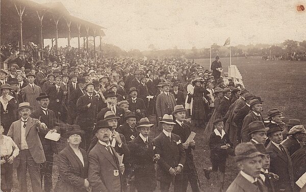 Rennplatz Ohmstede, um 1922. Bild: Gustav Tahl/Stadtmuseum Oldenburg.