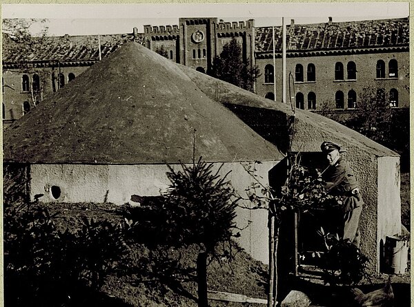 Ein Rundbunker vor der Dragonerkaserne, 1943. Foto: Stadtmuseum Oldenburg.