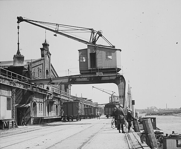 Stau, um 1910. Bild: Heinrich Kunst