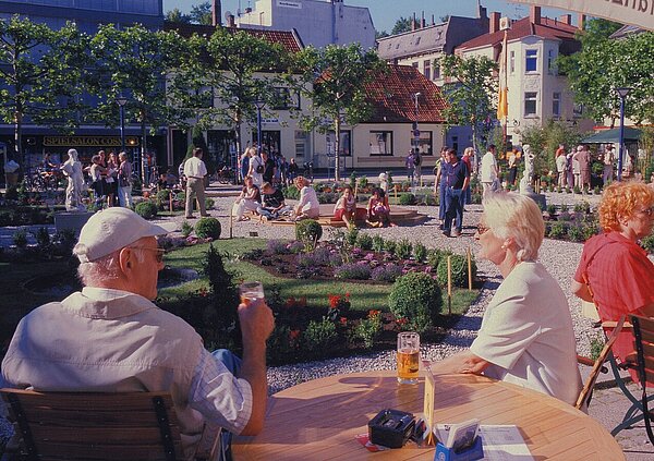Der Waffenplatz zeitweise als Garten umgestaltet, 2005 . Bild: Stadtmuseum Oldenburg / Peter Kreier