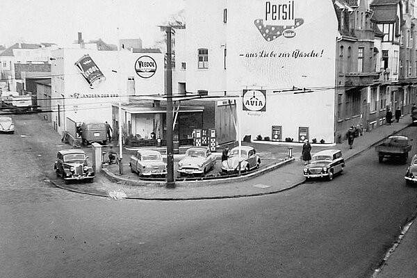 Die Tankstelle zur Gründungszeit, 1950er Jahre. Bild: Firma Pickel.