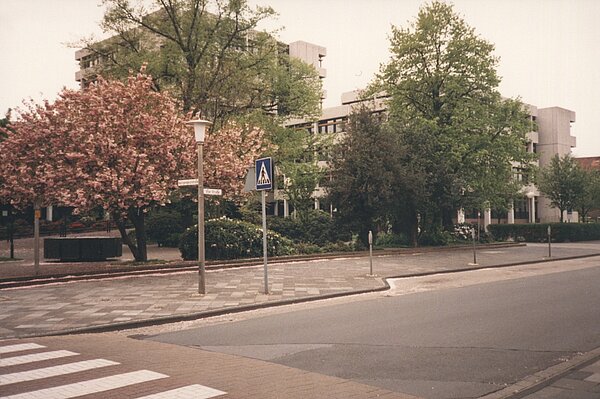 91er Strasse, Finanzamt, 1987; Foto: Stadtmuseum