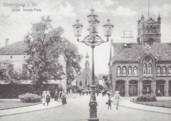 Postkarte zeigt die Hauptfeuerwache und das Café Klinge (rechts), undatiert. Bild: Stadtmuseum Oldenburg.