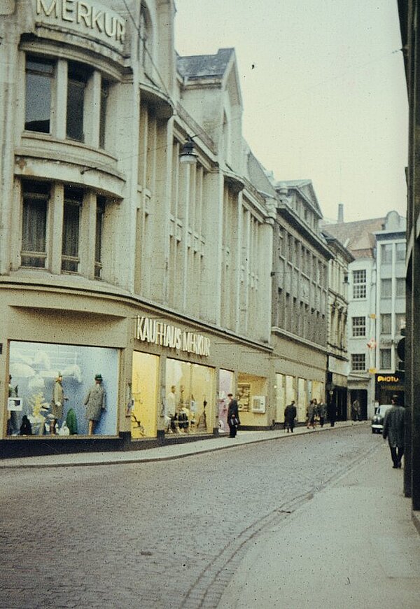 Kaufhaus Merkur, ehemals Hitzegrad an der Ecke Ritterstraße/Mühlenstraße, 1962. Foto: Stadtmuseum Oldenburg/Sammlung Schäfer