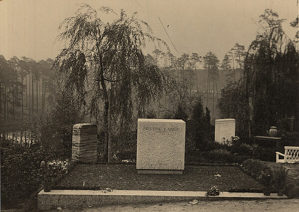 Grab von Helene Lange; Foto: Stadtmuseum
