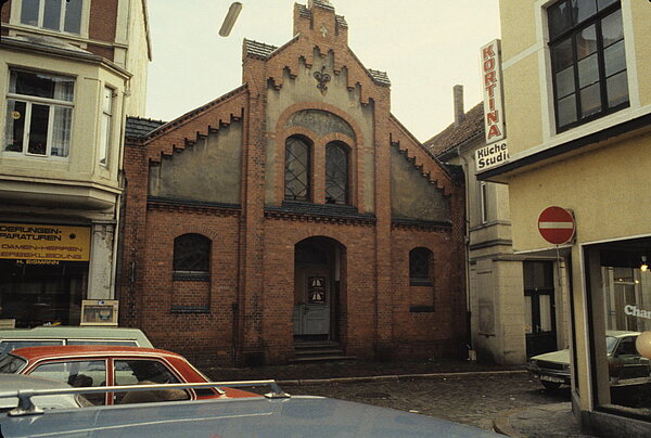 Der Eingang der alten Markthalle um 1985. Bild: Stadtmuseum Oldenburg
