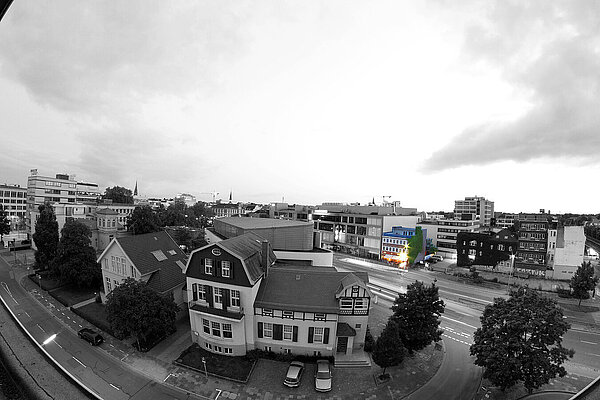 Standort Poly-Haus neben dem CCO-Gebäude und gegenüber des Ensembles Stadtmuseum und Horst-Janssen-Museum, um 2013, Bild: Polygenos Kulturräume eG.