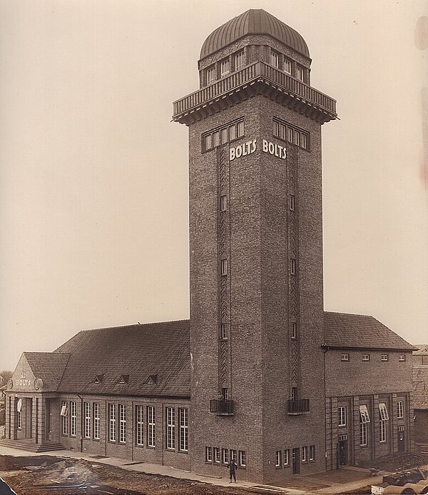 Wasserturm der Fleiwa um 1926. Bild: Stadtmuseum Oldenburg/Gustav Tahl.