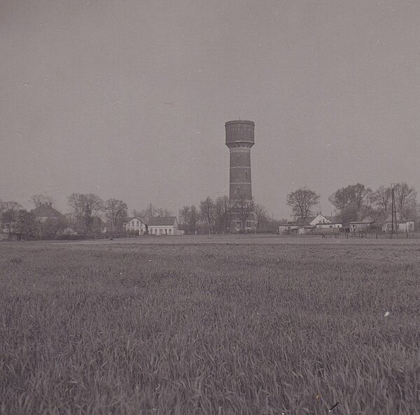 Blick auf den Wasserturm in Donnerschwee. Bild: Stadtmuseum Oldenburg/ Günter Nordhausen