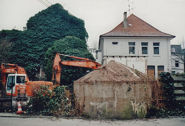 Abbruch eines Rundbunkers in der Osterstraße, 2011. Foto: Stadtmuseum Oldenburg/F. Precht.