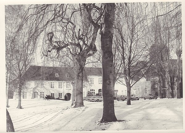 Anlage Blankenburg im Winter (rechts im Bild die Kirche), 1981, Bild: Stadtmuseum Oldenburg