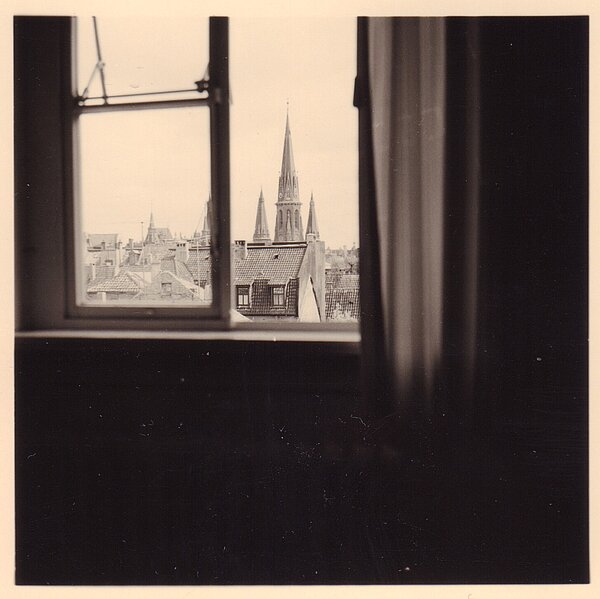 Blick aus dem Fenster des Theaterwall Nr. 32 auf die Lambertikirche, 1957. Bild: Stadtmuseum Oldenburg
