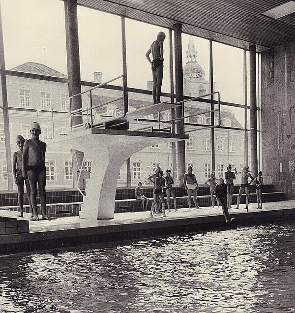 Hallenbad Berliner Platz, 1976. Foto: Stadtmuseum Oldenburg/Günter Nordhausen