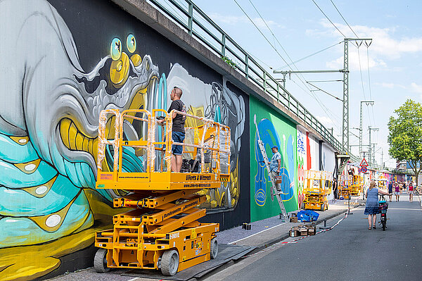 Live Painting am Festival-Wochenende am Bundesbahnweg. Foto: Memur/Sebastian v. Zeberg.