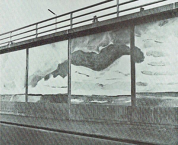 Teile des Wandbildes von Hans Wilhelm Sotrop am Bundesbahnweg im Jahr 1977. Foto: Isensee Verlag.