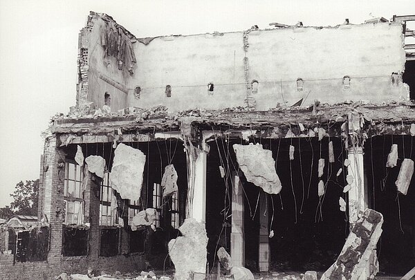 Abbruch des ehemaligen Räucherhauses der Fleiwa, 24.09.1995. Bild: Stadtmuseum Oldenburg/Friedrich Precht.