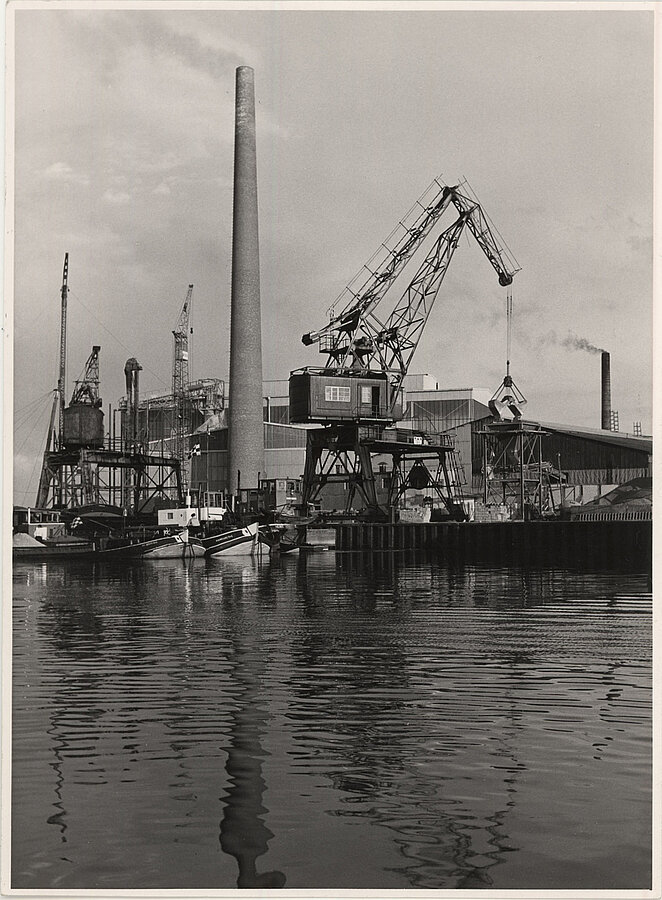 Glashütte der Gerresheimer Glas AG und Kaianlagen in Osternburg, ca. 1957 © Stadtmuseum Oldenburg