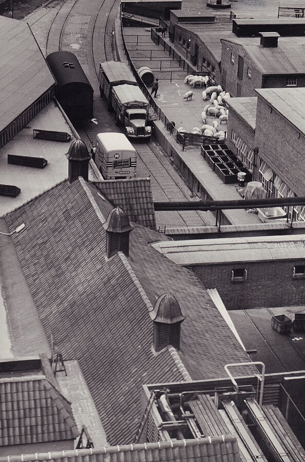 Blick auf den Gleisanschluss der Alten Fleiwa, Datum unbekannt. Bild: Stadtmuseum Oldenburg/Firmenarchiv.