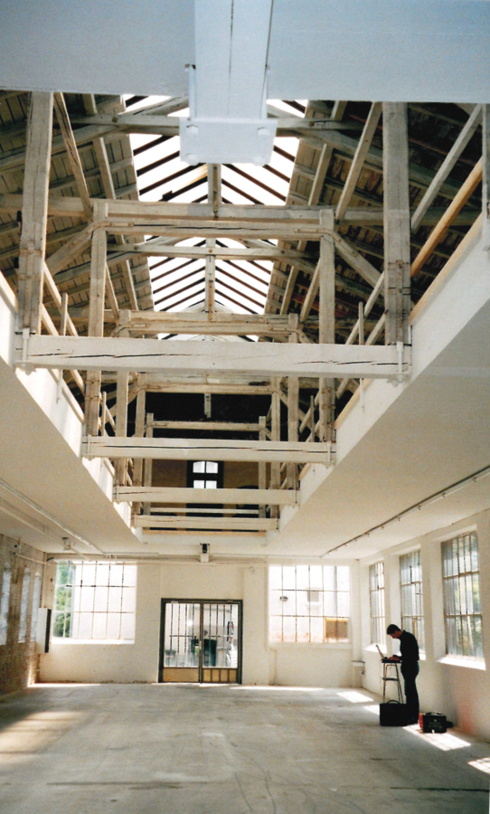 Innenansicht noch ohne Stahlkonstruktion, die 2012/2013 zur statischen Ertüchtigung der Halle eingebaut wurde, 2005. Foto: Schlossmuseum Jever/Friedrich Precht