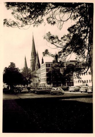 Blick vom Schlossplatz auf Lambertikirche, 1961. Foto: Stadtmuseum Oldenburg/Günter Müller